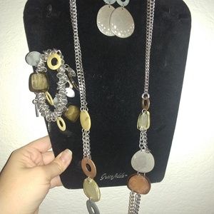 3 pc set.  Bracelet/necklace/earring